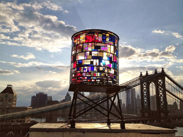 Watertower-Robert-Banat2 Tom Fruin, "Watertower"