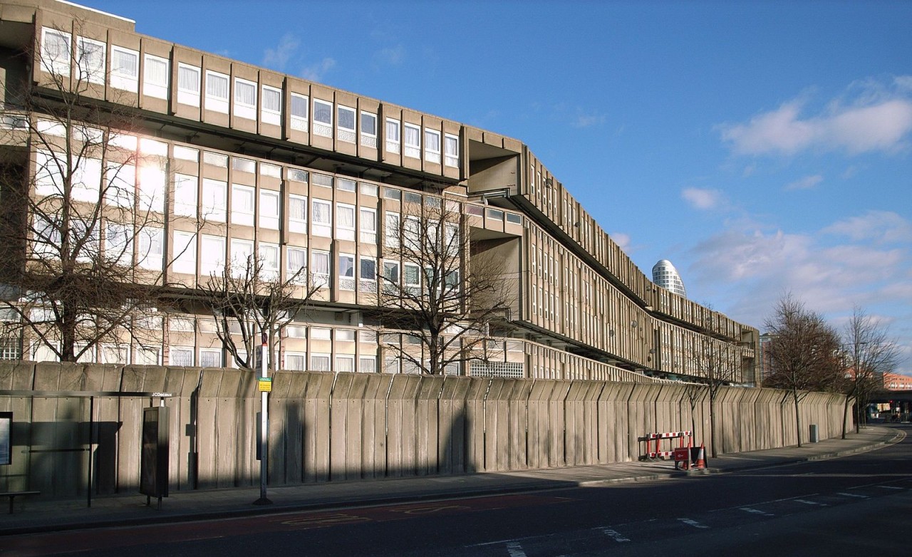 Robin Hood Gardens (Image via Wikimedia)