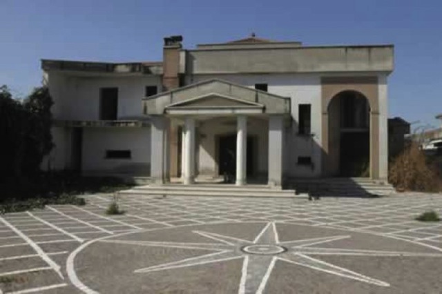 camorra-mafia-uffizi-nella-casa-del-boss-egidio-coppola-orig_main