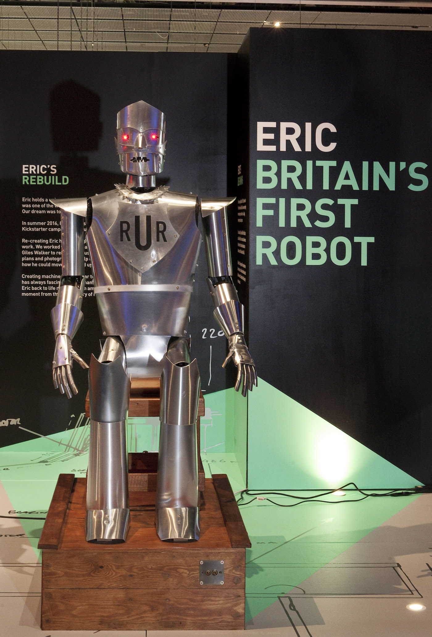 Robot he. A robot with feelings is star of science museum show.