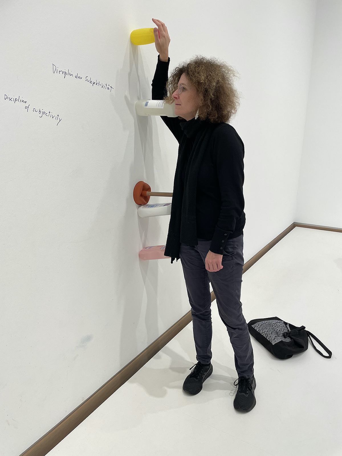 アート・デザイン・音楽 Erwin Wurm: One Minute Sculptures Erwin Wurm Brings 'One Minute Sculptures' to Lehmann Maupin