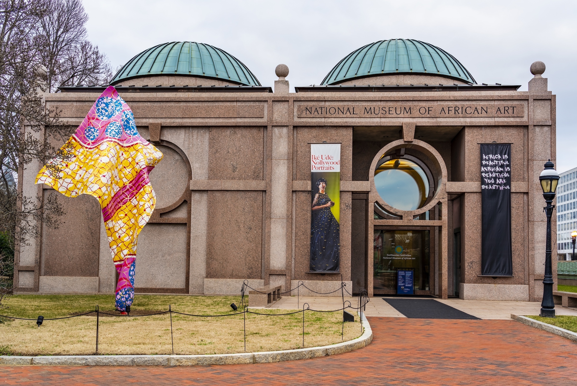 Smithsonian Institution to Shutter Diversity Offices