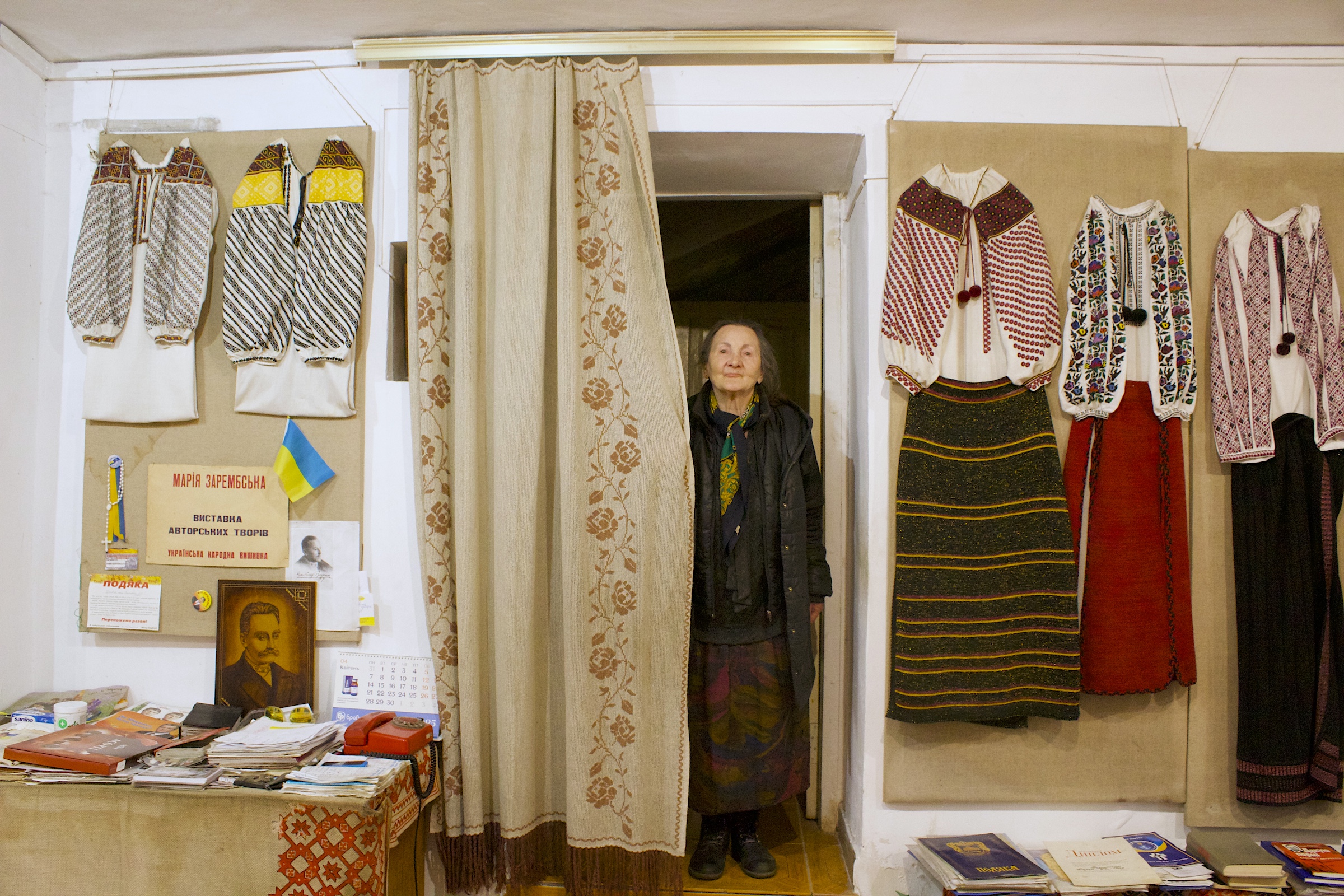 The Ukrainian Artist Who Embroiders to Survive 